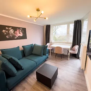 Messewohnung Fuer 4 Gaeste Mit Kostenlosem Parkplatz Apartment Hannover