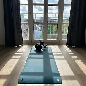 Eich-penthouse, Zentral Am Stadtwald Mit Ausblick Ueber Stadt, 24h Self Check-in, Netflix, Disneyplus Apartment Hannover